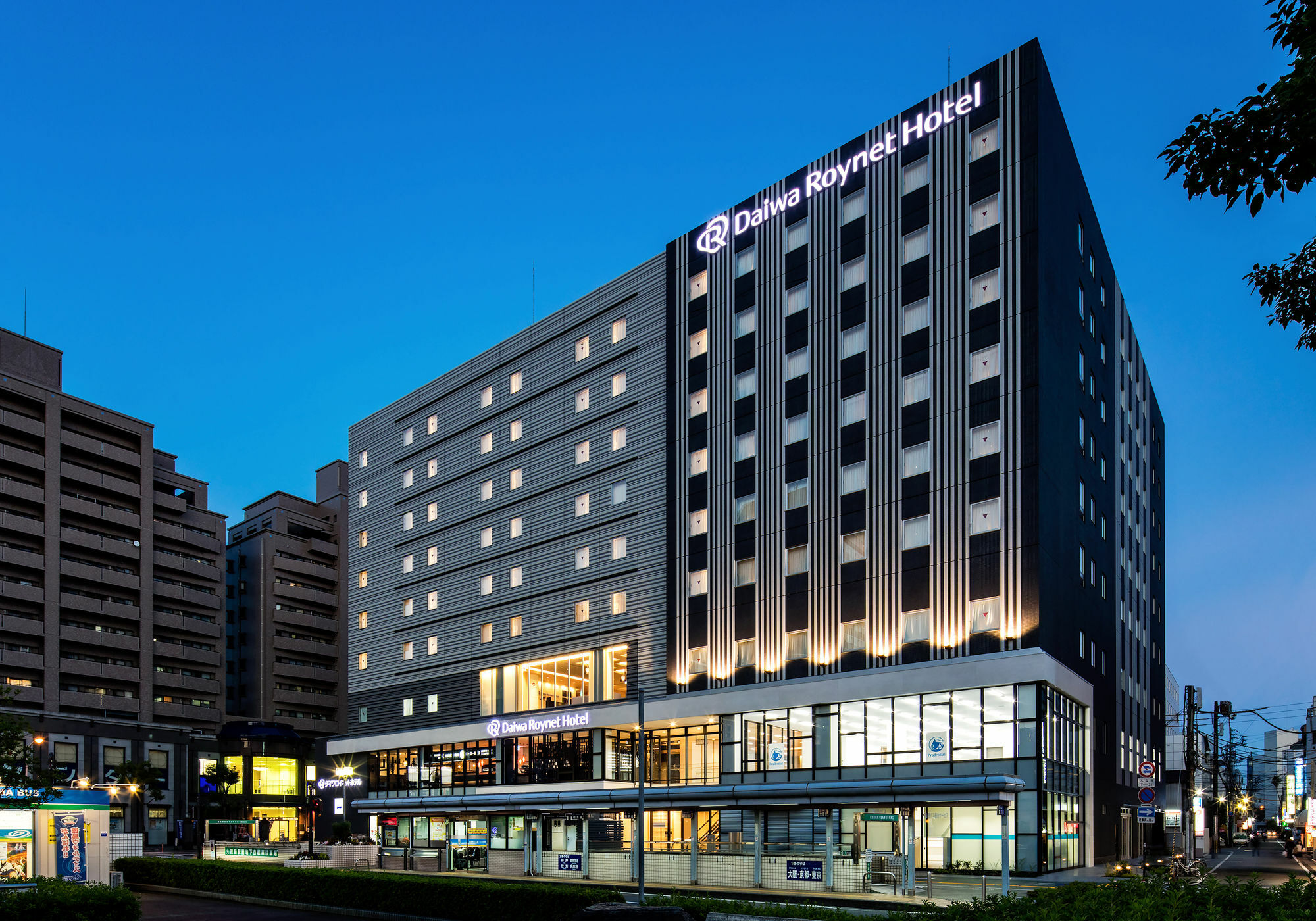 Daiwa Roynet Hotel Tokushima Ekimae Екстериор снимка
